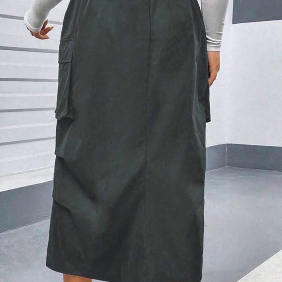 Elegant Dark Gray Women's Skirt - Picture 3 of 5